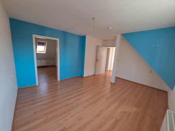helle 2,5 Zimmer Dachgeschosswohnung