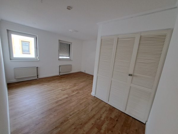 moderne 2-Zimmer-Wohnung mit großem Balkon