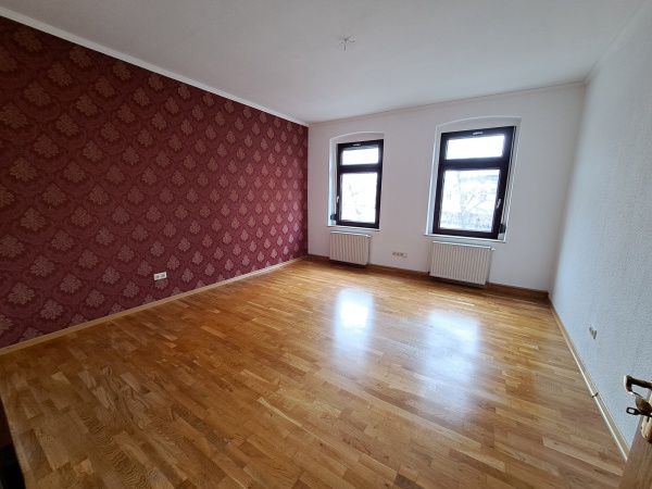 5-Zimmer-Wohnung mit Balkon und EBK