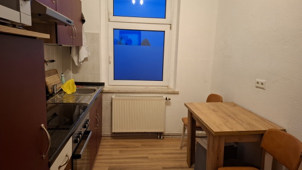 2-Zimmer-Wohnung im DG mit EBK