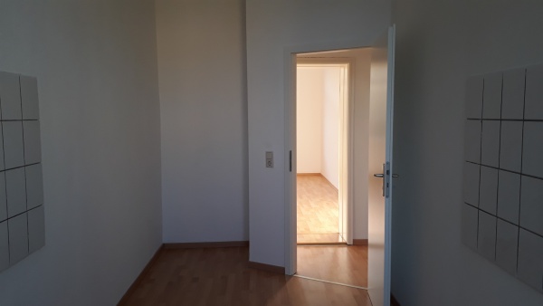 helle 2-Zimmer-Wohnung im 2.OG