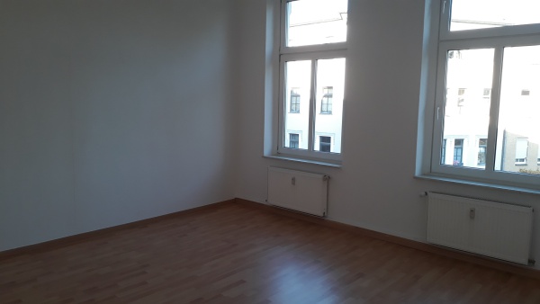 helle 2-Zimmer-Wohnung im 2.OG