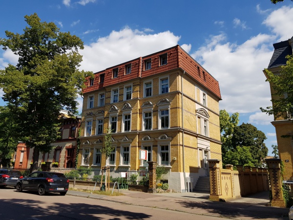 große 1-Zimmer-Wohnung im 1.OG