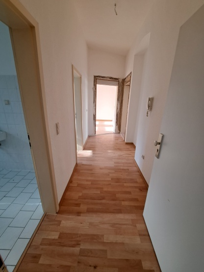Renovierte 2-Zimmer-Wohnung im 1.OG
