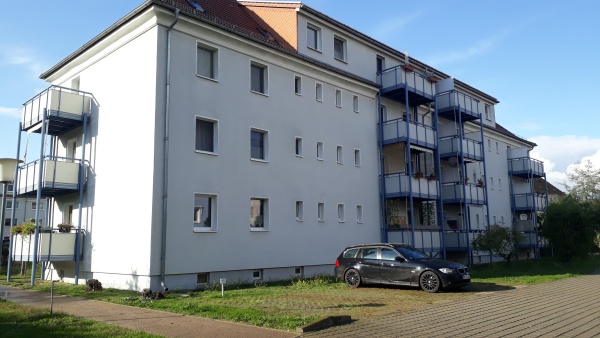 3-Zimmer-Wohnung mit Balkon und EBK