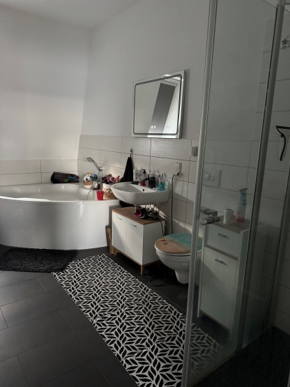 Moderne 4-Zimmer-Dachgeschosswohnung mit Balkon