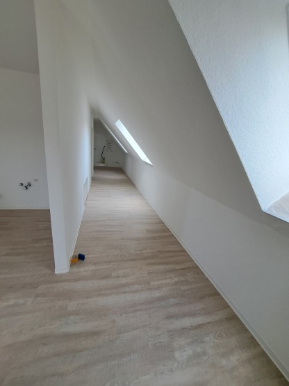 energiesparende 3-Zimmer-Wohnung mit Fußbodenheizung, Balkon u. Stellplatz