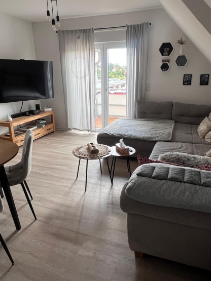 moderne 3-Zimmer-Wohnung mit Balkon