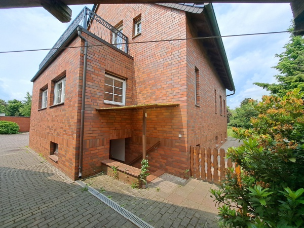 3-Zimmer-Einfamilienhaus mit Garten und Garage