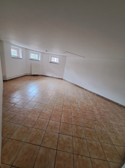 3-Zimmer-Einfamilienhaus mit Garten und Garage