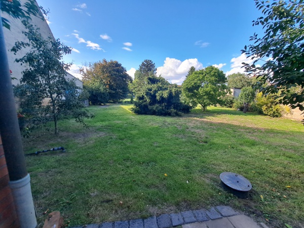 3-Zimmer-Einfamilienhaus mit Garten und Garage