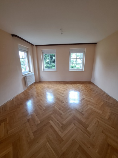 3-Zimmer-Einfamilienhaus mit Garten und Garage