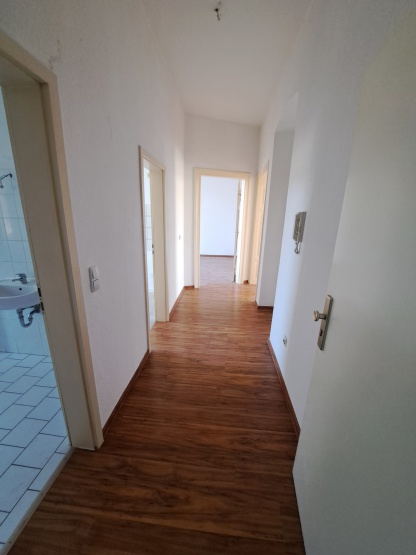 helle 2-Zimmer-Wohnung im 2.OG