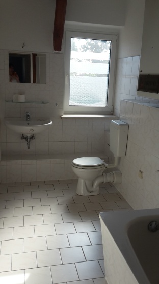 große 3-Zimmer-Wohnung im DG mit Garage