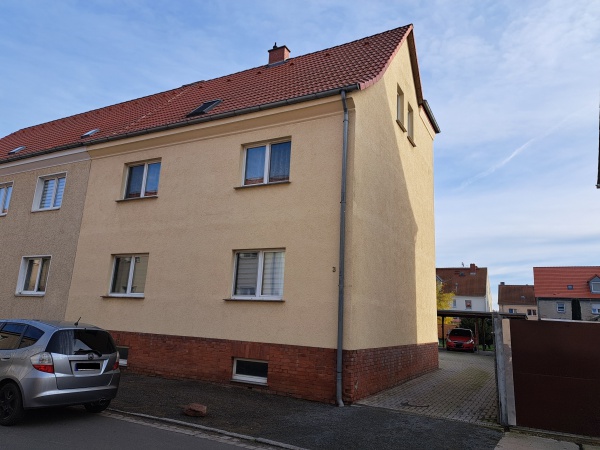 kleine 2-Zimmer-Wohnung im DG