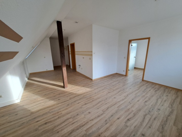 kleine 2-Zimmer-Wohnung im DG