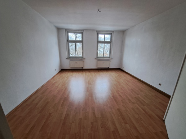 große 2-Zimmer-Wohnung im 2.OG