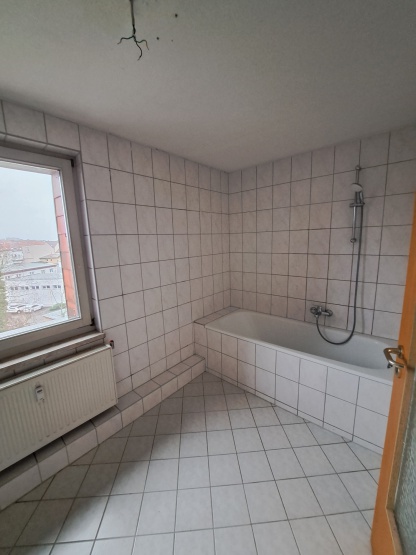 große 2-Zimmer-Wohnung im 2.OG