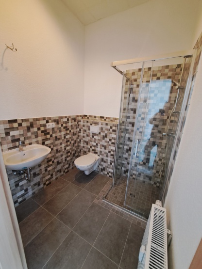 2-Zimmer-Wohnung im EG mit 2 Bädern