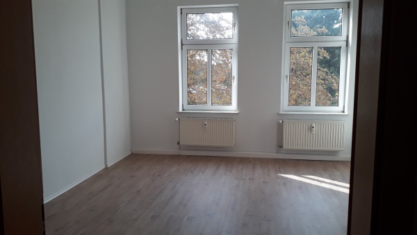 Große 2-Zimmer-Wohnung mit Wintergarten
