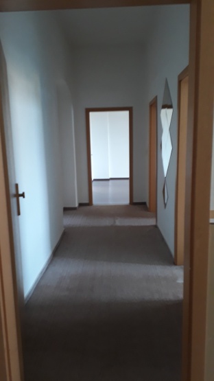 große 2-Zimmer-Wohnung mit Wintergarten