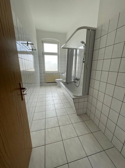 Große 2-Zimmer-Wohnung mit Wintergarten