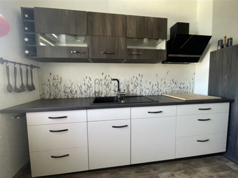 große 2-Zimmer-Wohnung mit Wintergarten