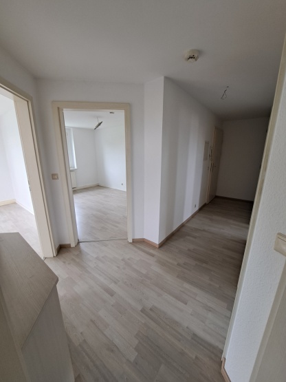 3-Zimmer-Wohnung mit Balkon im 2.OG mit EBK
