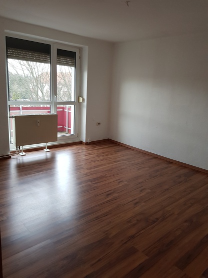 2-Zimmer-Wohnung mit Balkon im 2.OG