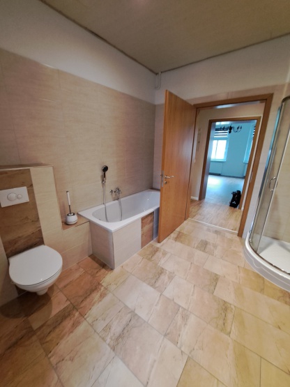 Großzügige 3-Zimmer-Wohnung im 1.OG