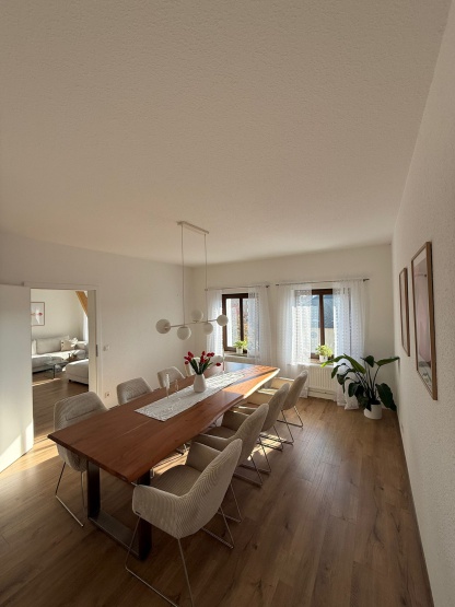 4-Zimmer-Wohnung mit Balkon im DG