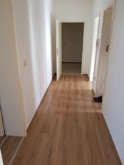 2- Zimmer Wohnung im DG mit Tageslichtbad