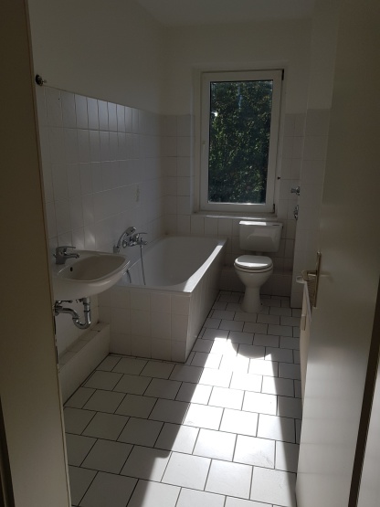 2- Zimmer Wohnung im DG mit Tageslichtbad