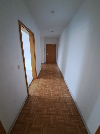 Große 2-Zimmer-Wohnung im 2.OG