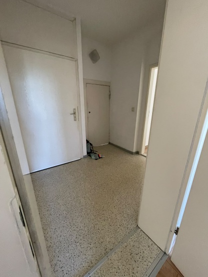 Helle 4-Zimmer Wohnung mit zwei Bädern