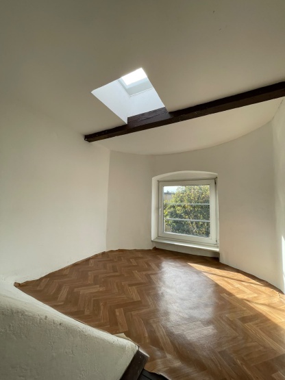 Helle 4-Zimmer Wohnung mit zwei Bädern