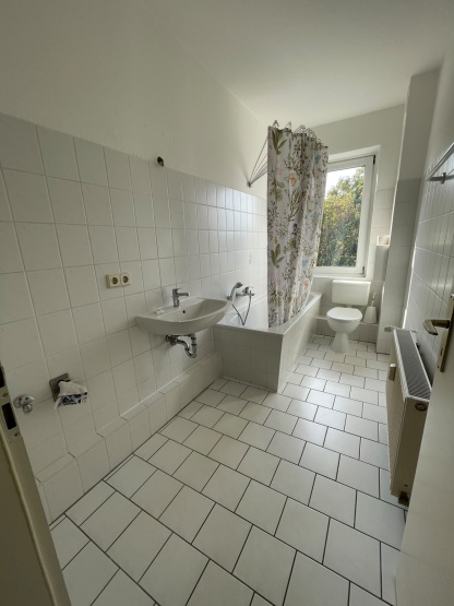 Helle 4-Zimmer Wohnung mit zwei Bädern