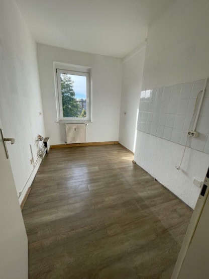 Helle 4-Zimmer Wohnung mit zwei Bädern