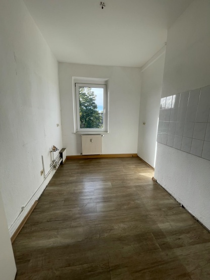 Helle 4-Zimmer Wohnung mit zwei Bädern
